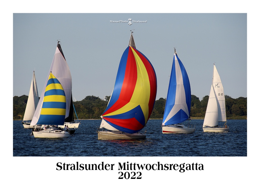Stralsunder Mittwochsregatta auf dem Strelasund vor der Kulisse der Hansestadt Stralsund mit Start vor der Nordmole.